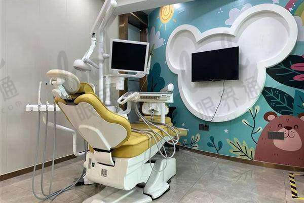 八:东莞凤岗牙贝健口腔门诊部医生团队